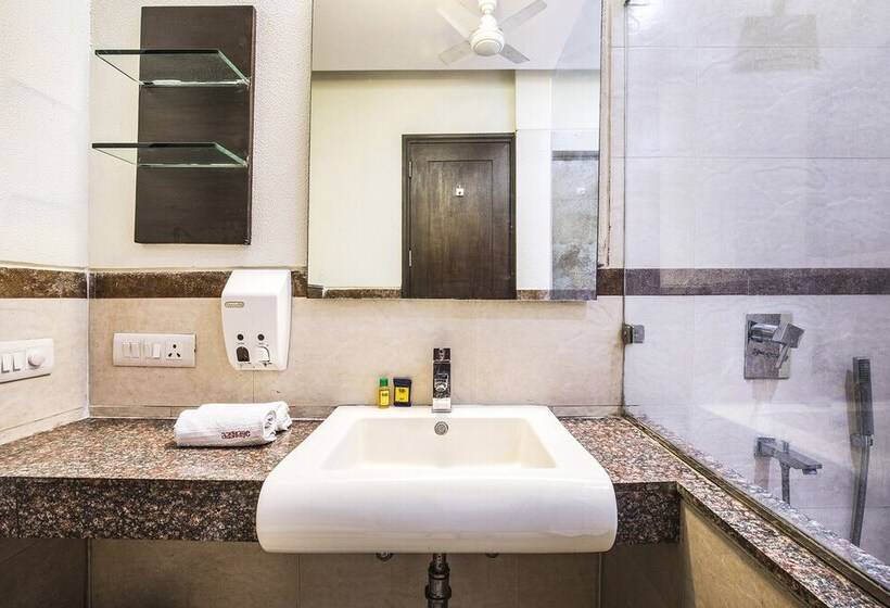 Fabhotel Aashraye