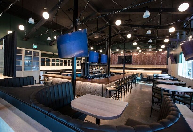 בית מלון כפרי Four Points By Sheraton Edmonton Gateway