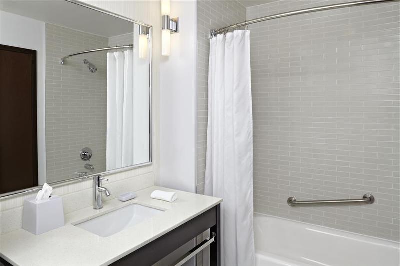 בית מלון כפרי Four Points By Sheraton Edmonton Gateway