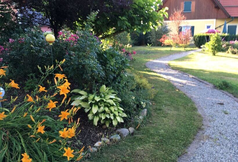 בית מלון כפרי Herberts Stubn