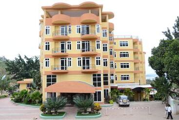 هتل Isamilo Grand