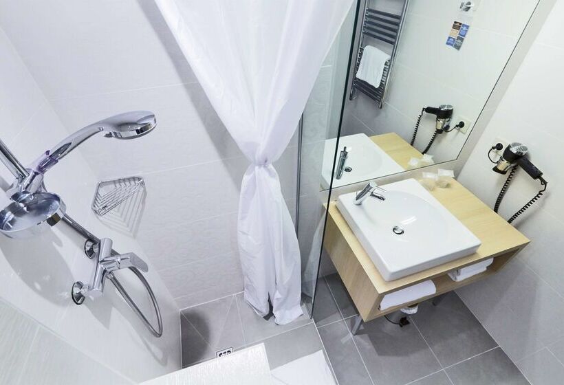 Fotos del hotel Kyriad Paris 18 - Porte De Clignancourt - Montmartre:  9