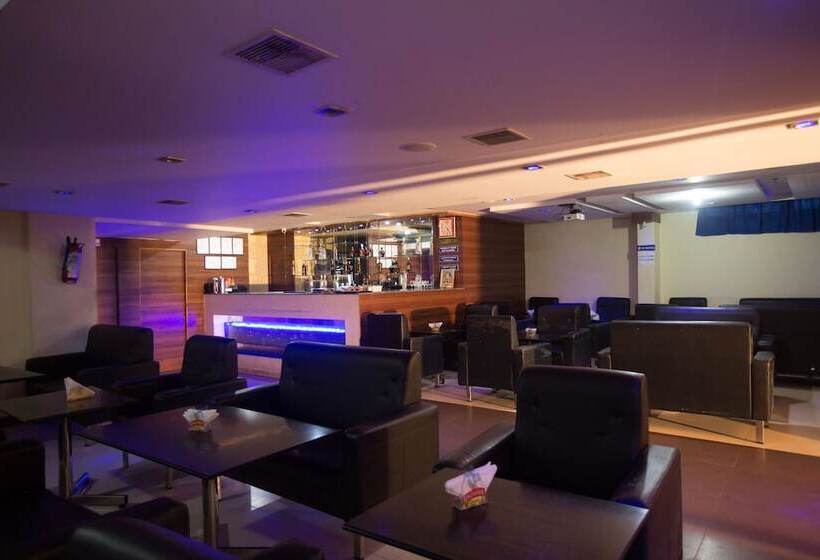 هتل Mahalaya Residency