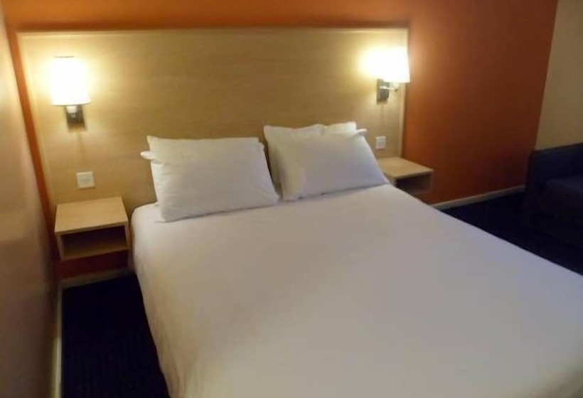 هتل Metro Inns Huddersfield