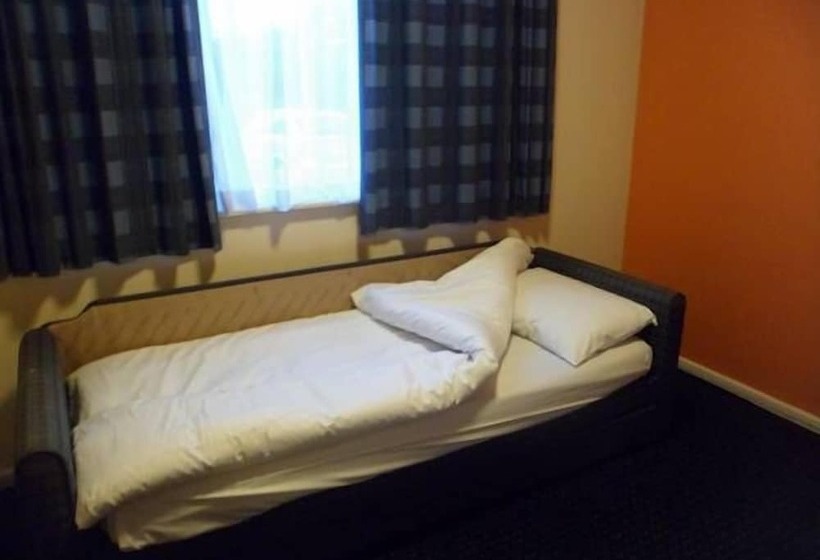 هتل Metro Inns Huddersfield
