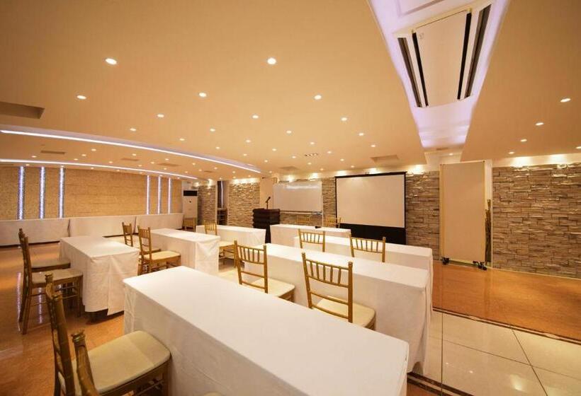 Mito Hotel Season