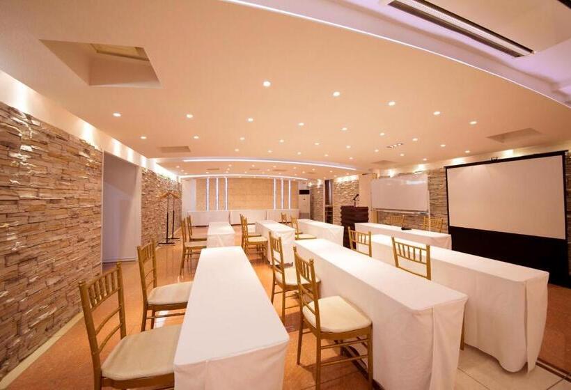 Mito Hotel Season