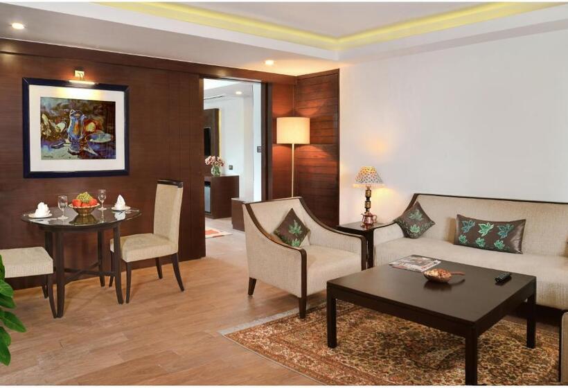 בית מלון כפרי Golden Tulip Srinagar