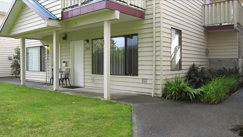 هتل Whale S Tail Guest Suites