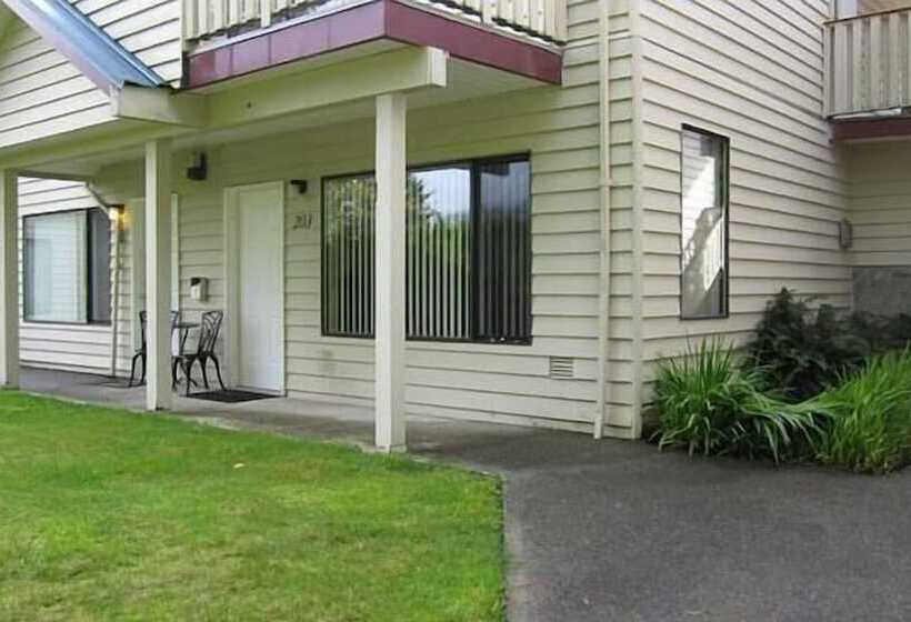 هتل Whale S Tail Guest Suites