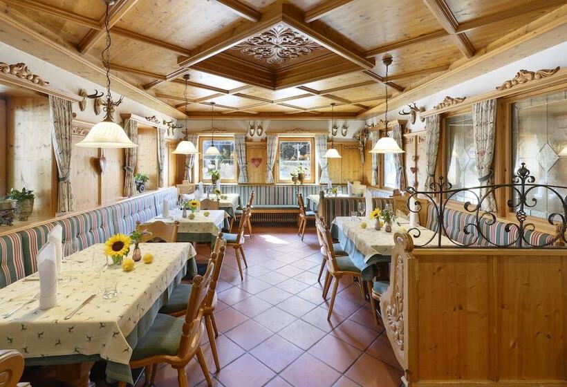 هتل Wirtshaus Sattlerwirt