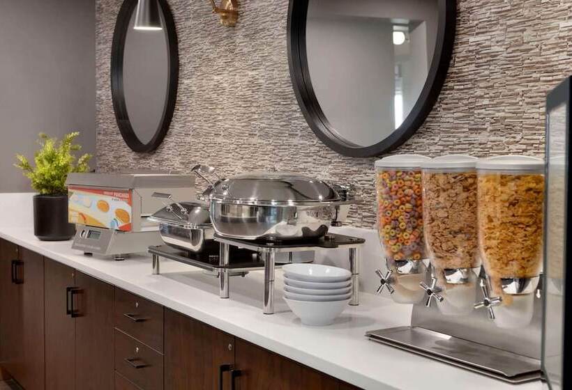 Microtel Inn & Suites By Wyndham Estevan