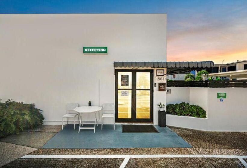 Montego Mermaid Beach Motel