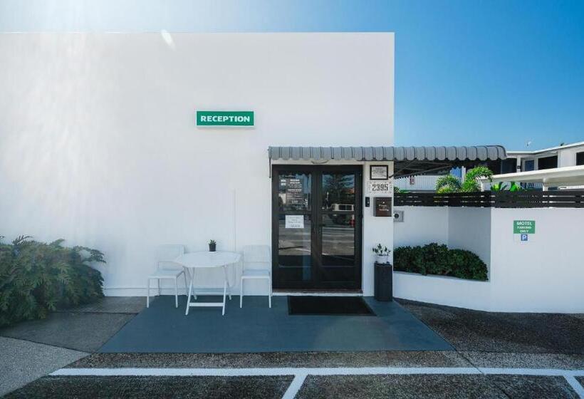 Montego Mermaid Beach Motel