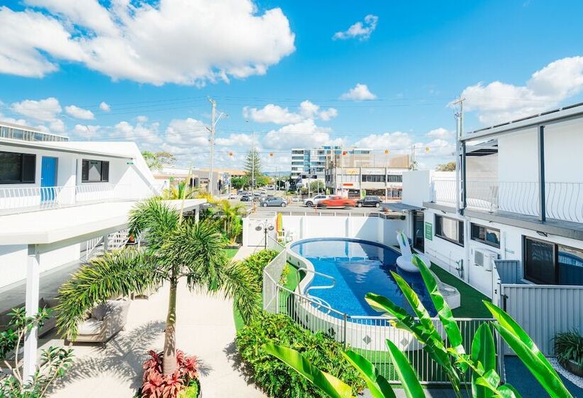 Montego Mermaid Beach Motel