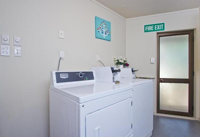 مُتل Airport Manor Inn