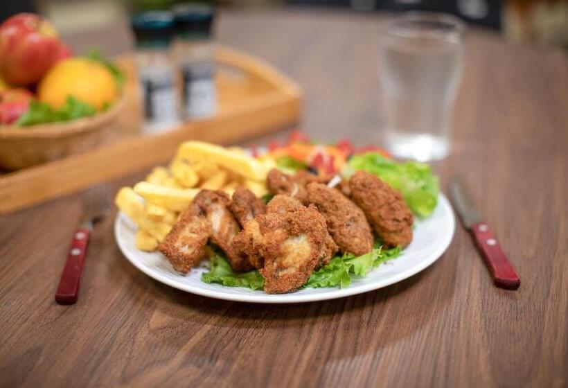 هتل Green Hills Accommodation Village