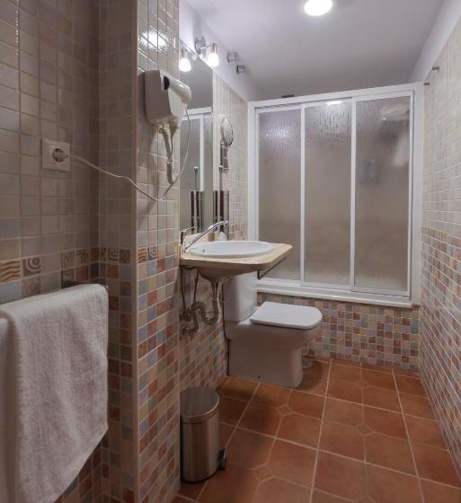 تختخواب و صبحانه Hostal El Griel No Disponemos De Recepción Física