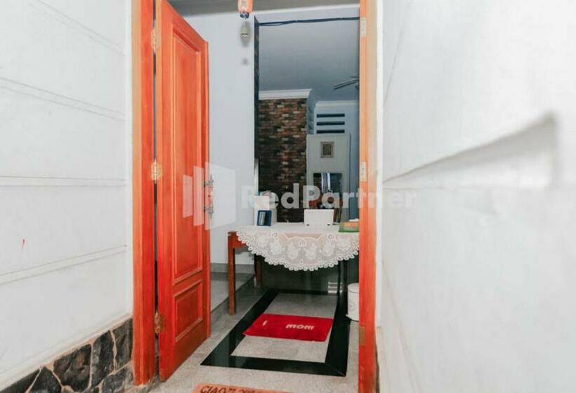 Отель Kota Padi Homestay Cianjur Syariah Redpartner