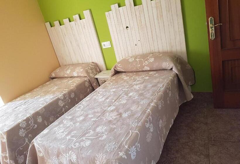 پانسیون Hostal Pabellón