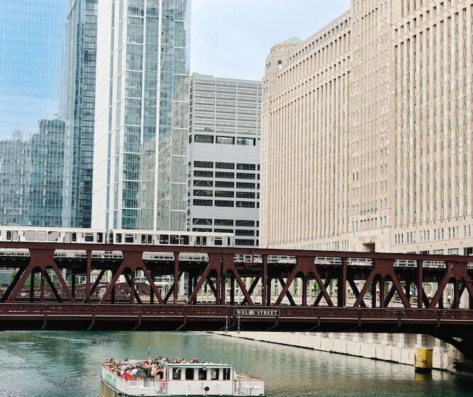 هتل Voco Chicago Downtown, An Ihg