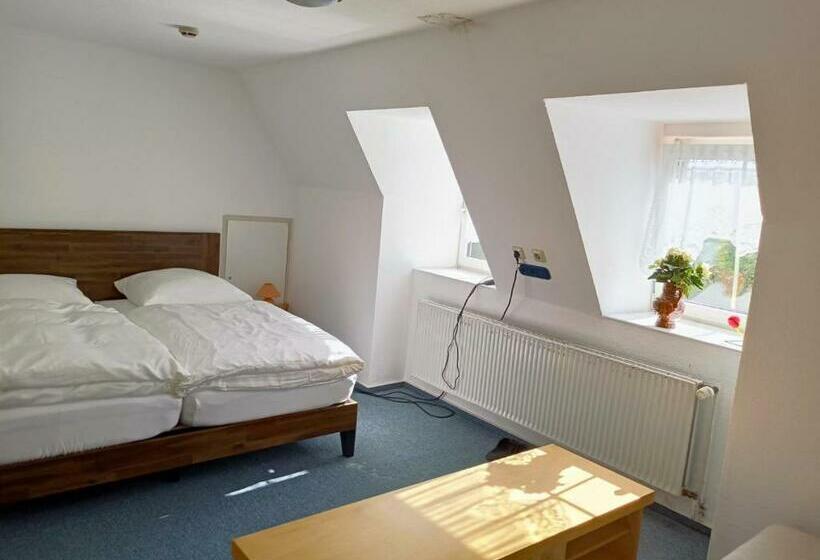 مبيت وإفطار Altenmedinger Hof