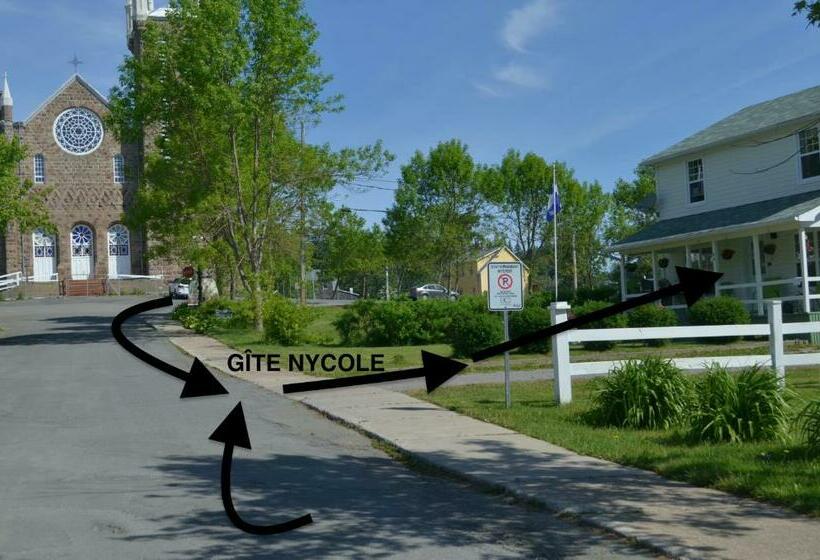 تختخواب و صبحانه Gîte Nycole