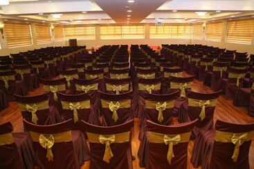 هتل Raaj Bhaavan Clarks Inn Chennai
