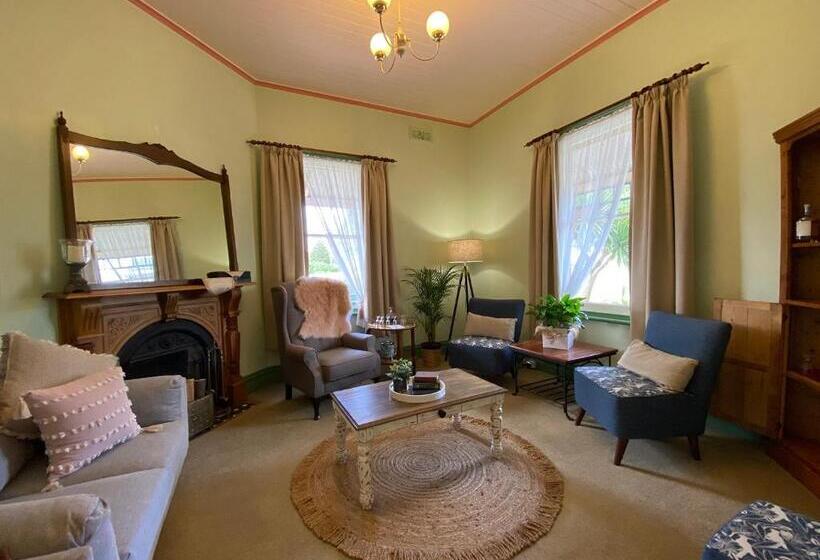 ペンション Hanlon Guest House