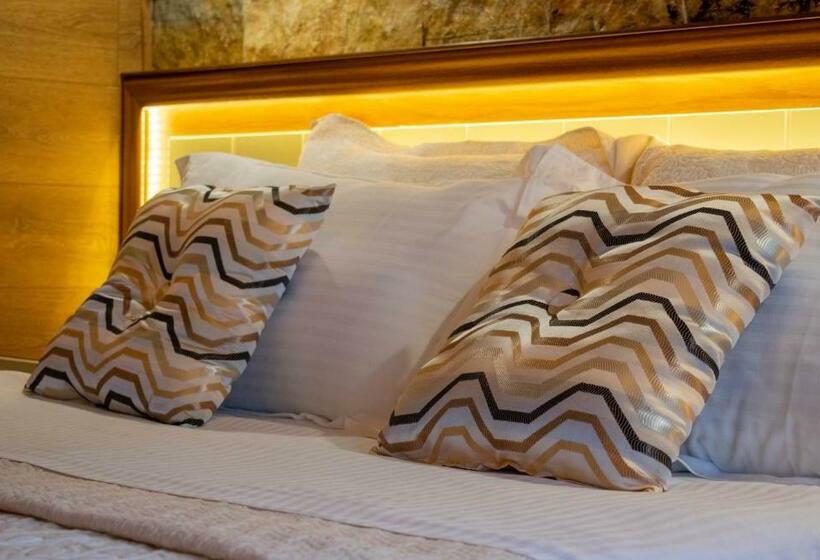 پانسیون Te Kalaja Rooms
