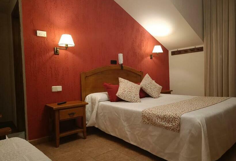 בית מלון כפרי Hostal Decerca Prádena