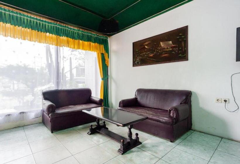 בית מלון כפרי Reddoorz @ Jalan Jendral Sudirman Jambi 2