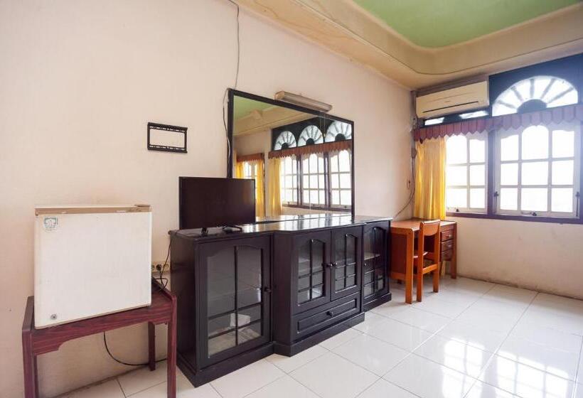 בית מלון כפרי Reddoorz @ Jalan Jendral Sudirman Jambi 2