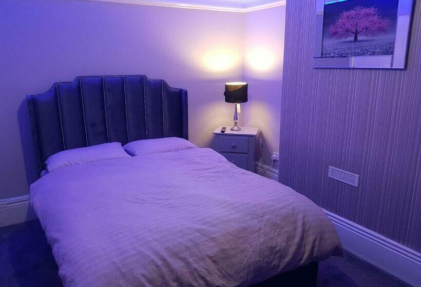 پانسیون Highfields Living   All Rooms Ensuite  Free Wifi  Free Local Parking