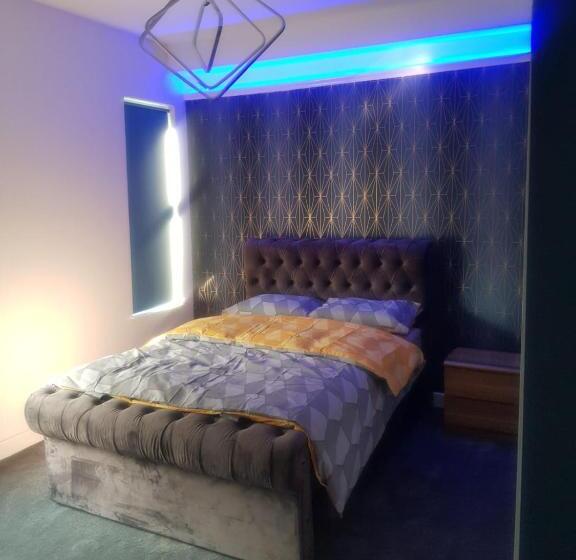 بنسيون Highfields Living   All Rooms Ensuite  Free Wifi  Free Local Parking