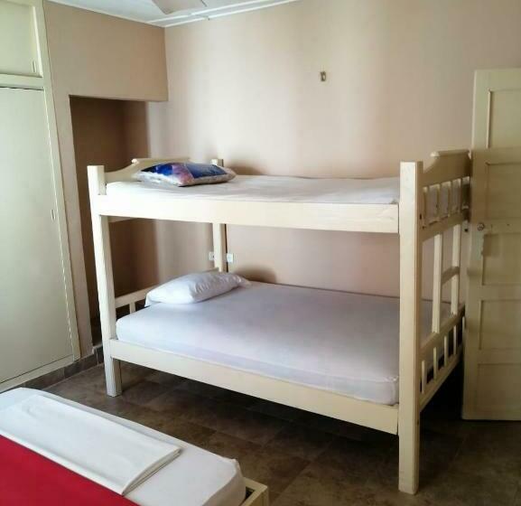 پانسیون Hostal Coveñas Inn