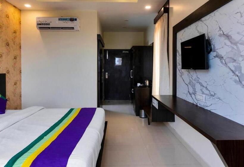 هتل Treebo Premium Royal Amar With Mountain View, 2 Km From Pushkar Lake