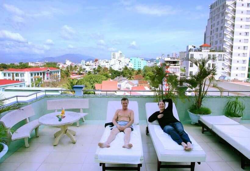 هتل Four Seasons House