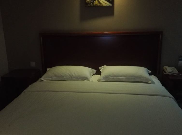 Hotel Greentree Inn Wuhan Wuchang Railway Station Business