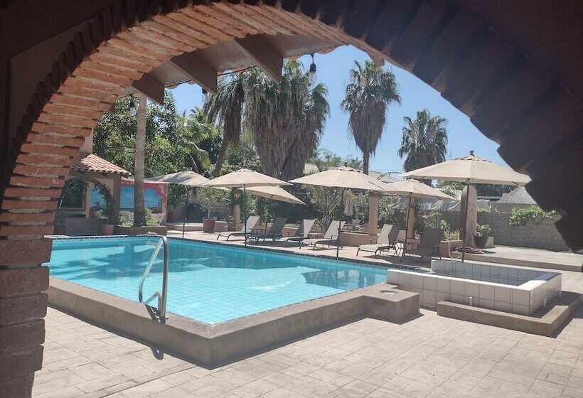 هتل Loreto Playa Boutique