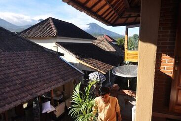 هتل Made Oka Homestay And Warung