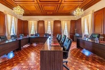 Fotos del hotel Sovereign Suites:  11