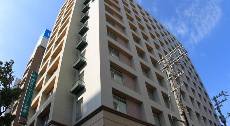 בית מלון כפרי Nishitetsu Resort Inn Naha