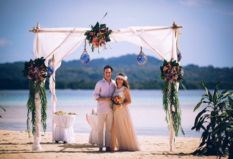 هتل Ratua Private Island Resort