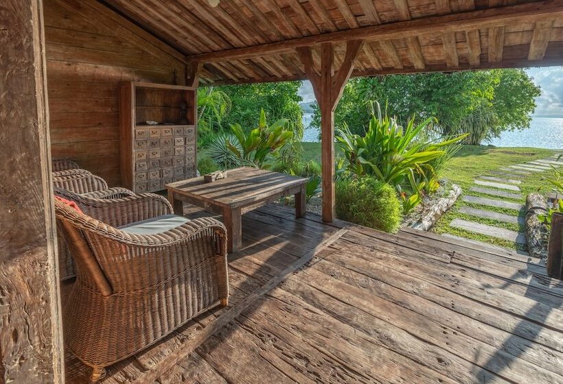 هتل Ratua Private Island Resort