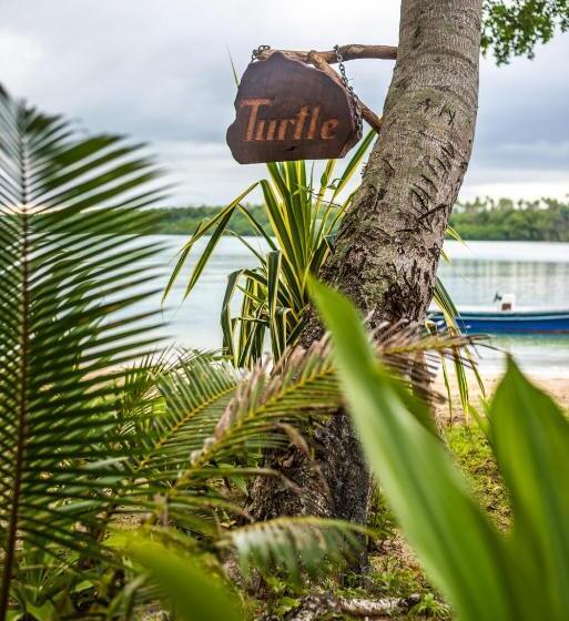 هتل Ratua Private Island Resort