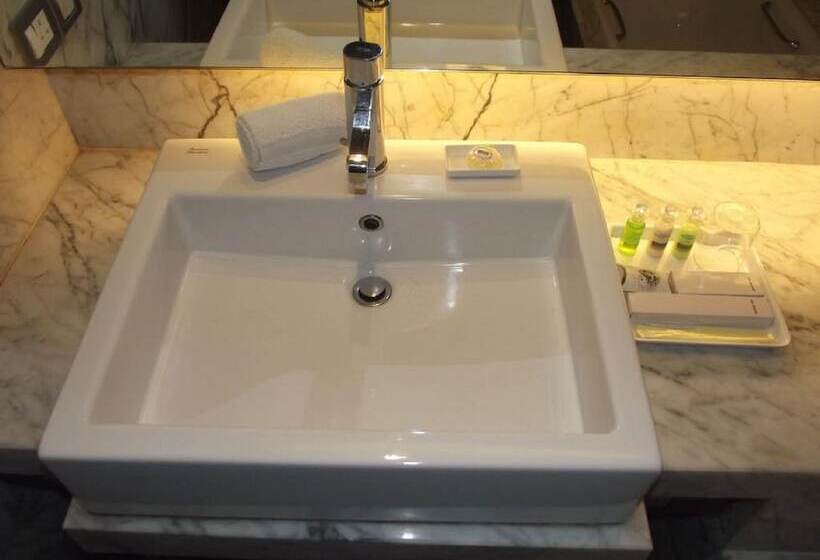 호텔 St Laurn The Spiritual Resort