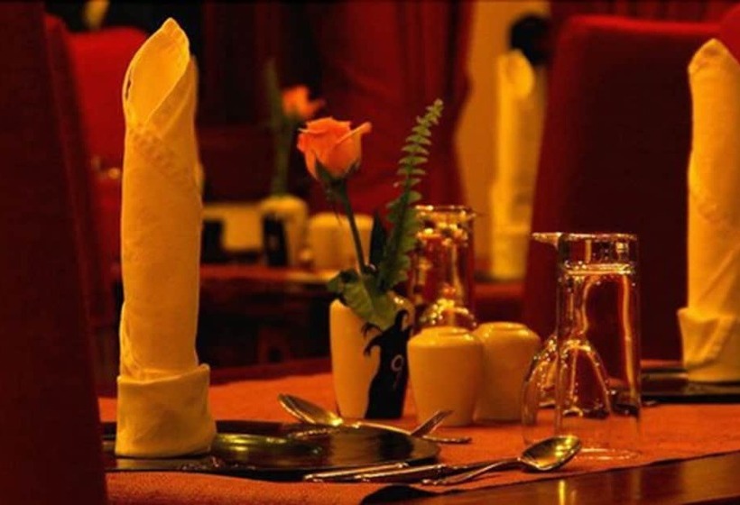 هتل The African Tulip