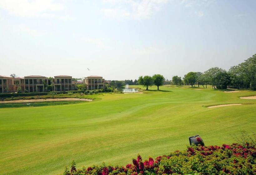 אתר נופש Lemon Tree Hotel, Tarudhan Valley, Manesar