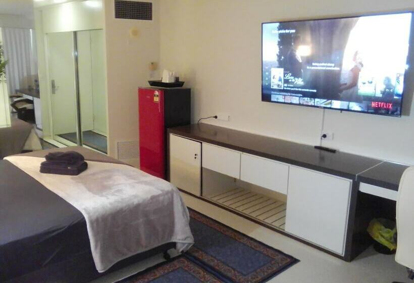 هتل Your Stay In Surfers